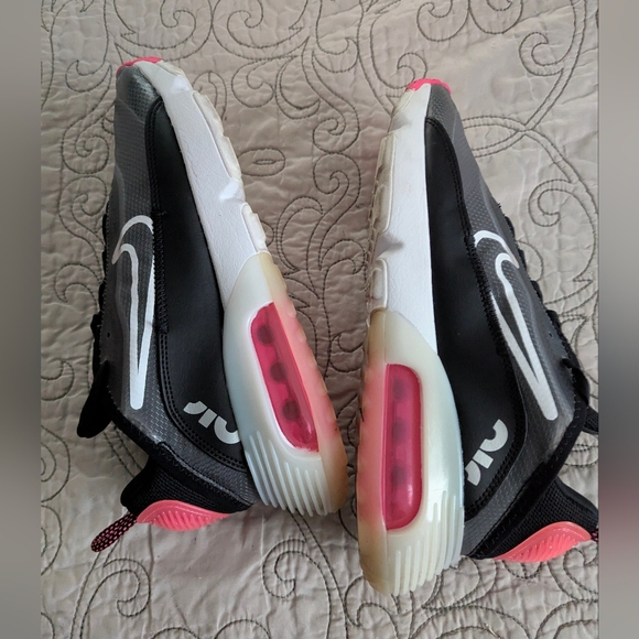 Nike Air Max 2090 Sneakers - Picture 13 of 14